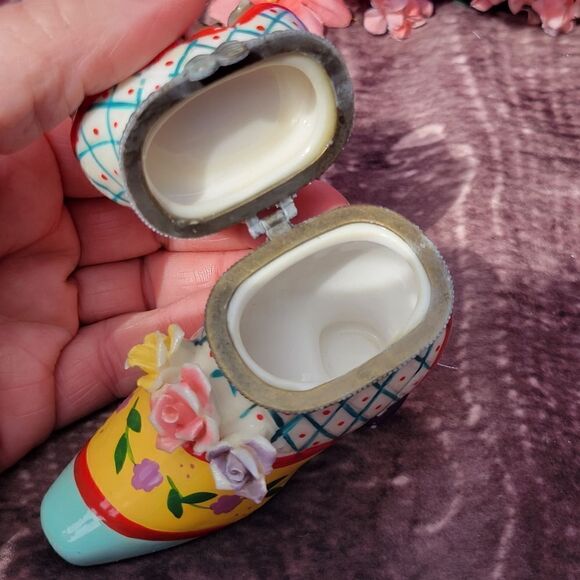 Trinket Box Porcelain Shoe - Picture 4 of 10